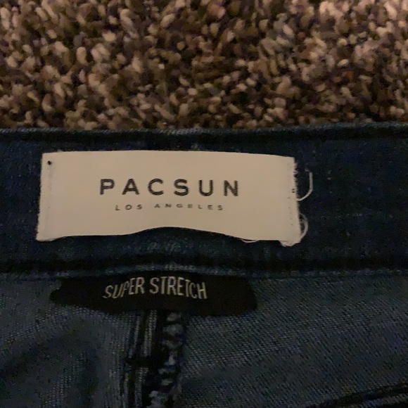 Pac Sun Super Stretch Jegging with rips - Picture 3 of 4